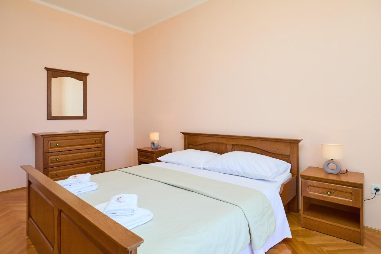 Helton Seaview Apartments Orasac Buitenkant foto
